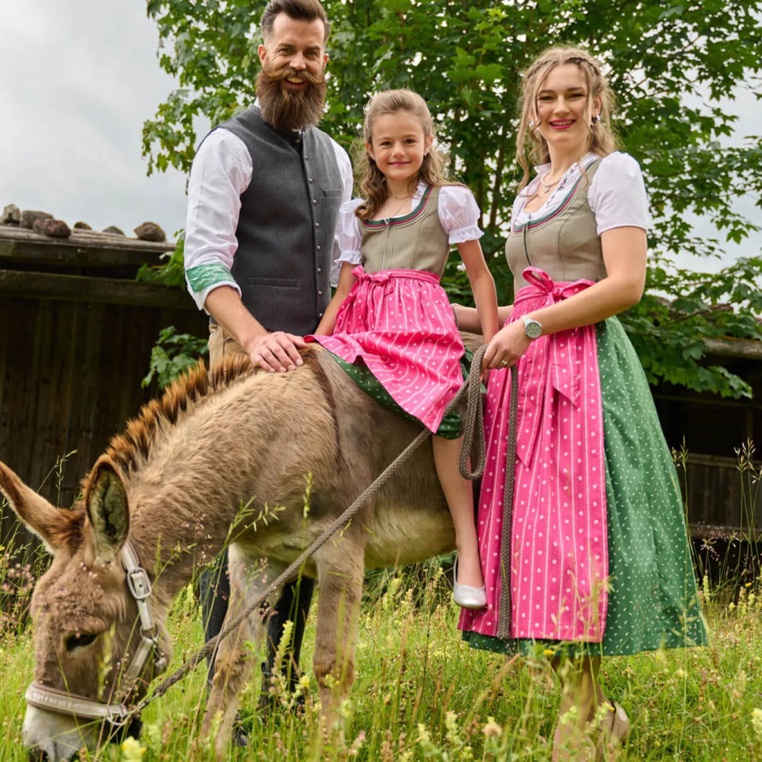 Zillertaler Trachtenwelt Dirndl-Kinder Dirndl "Irmi", Helloliv-Pink Grün